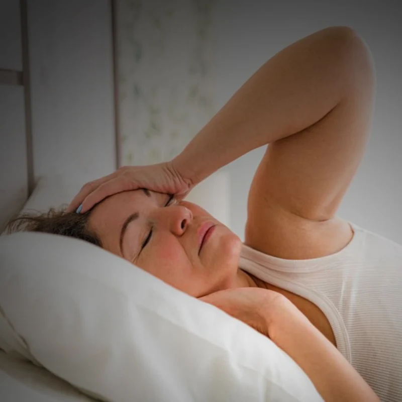 Kobieta z bólem szyi